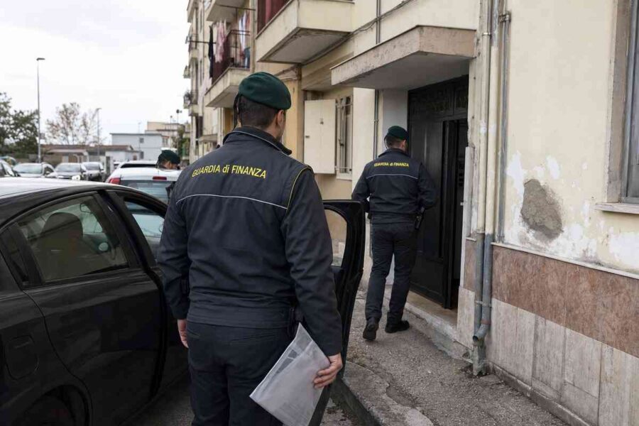 Droga a Caivano, smantellato il gruppo familiare legato al clan Sautto-Ciccarelli