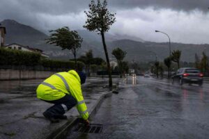 Maltempo in Campania, allerta gialla per temporali: rischi e misure di prevenzione
