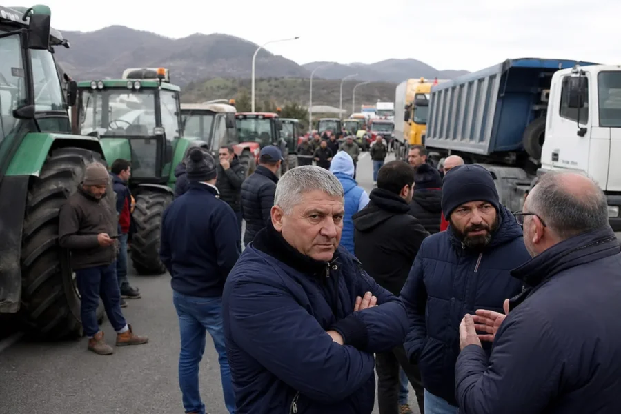 Protesta autotrasportatori e agricoltori nel Sud: il governo stanzia 70 milioni